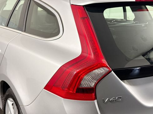 Used 2016 Volvo V60 T5 Platinum w/ Climate Package FWD image 36