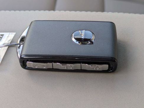 New 2026 Volvo XC90 T8 Plus image 32