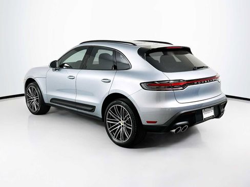 Certified 2026 Porsche Macan AWD/4WD image 3
