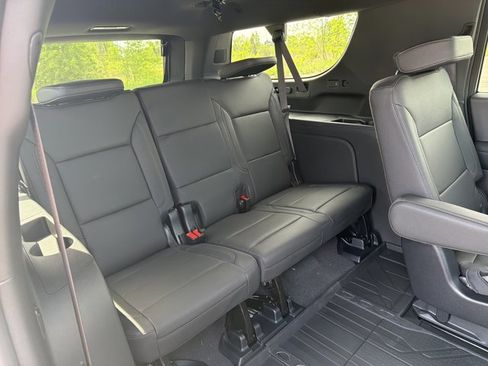 New 2026 Chevrolet Suburban LT w/ Comfort Package AWD/4WD image 28