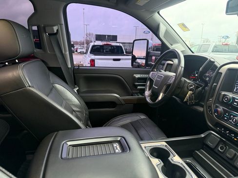 Used 2019 GMC Sierra 2500 Denali w/ Duramax Plus Package image 16