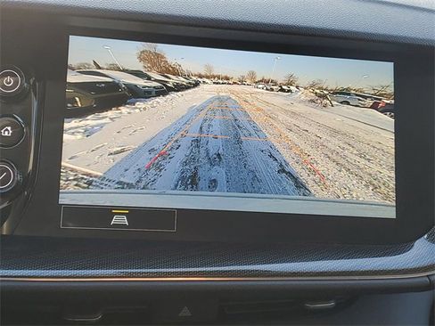 Used 2023 Buick Envision Preferred image 27