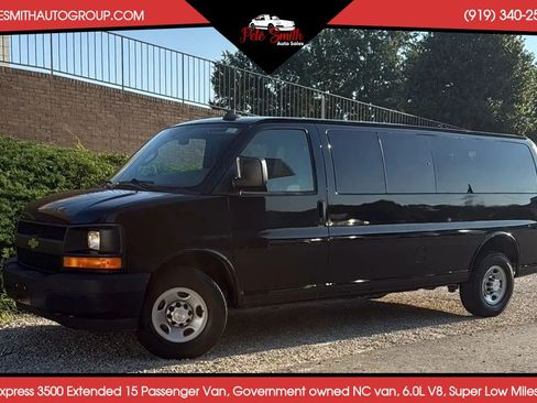 Used 2017 Chevrolet Express 3500 LS RWD image 1