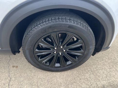 Used 2023 Ford Explorer Limited w/ Hybrid Equipment Group 310A image 2