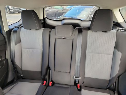 Used 2019 Ford Escape SE image 12