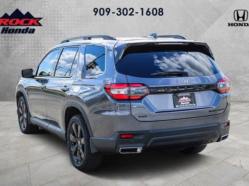 Certified 2025 Honda Pilot Black Edition image 6