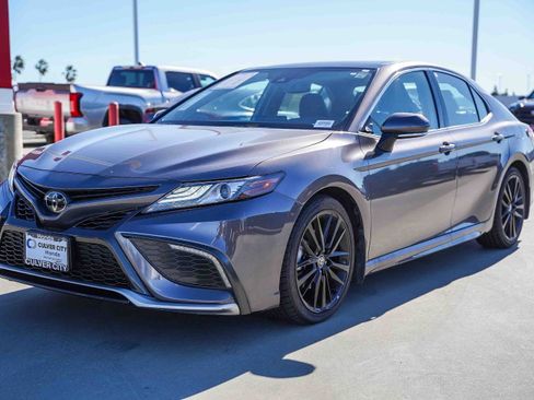 Used 2024 Toyota Camry XSE image 3