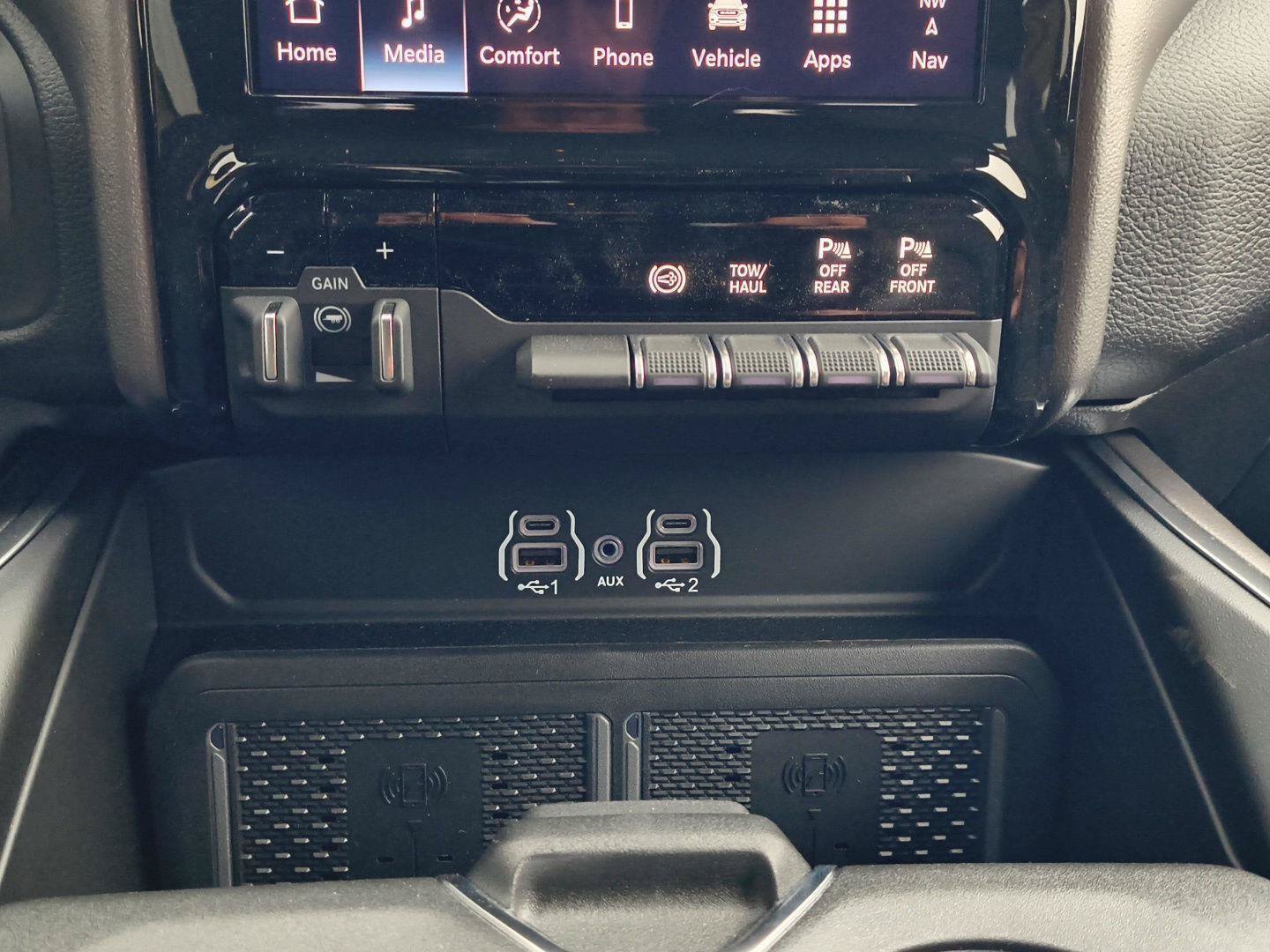 New 2027 RAM 3500 Big Horn AWD/4WD image 16
