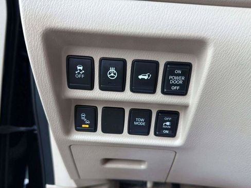 Used 2015 Nissan Pathfinder Platinum w/ Family Entertainment Package FWD image 31