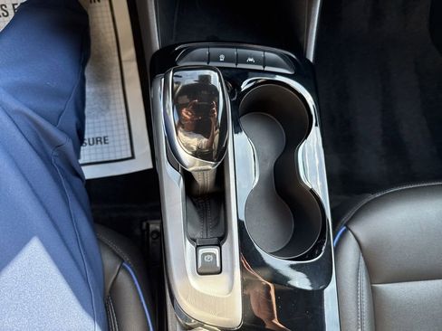 Certified 2025 Buick Envista Sport Touring image 14