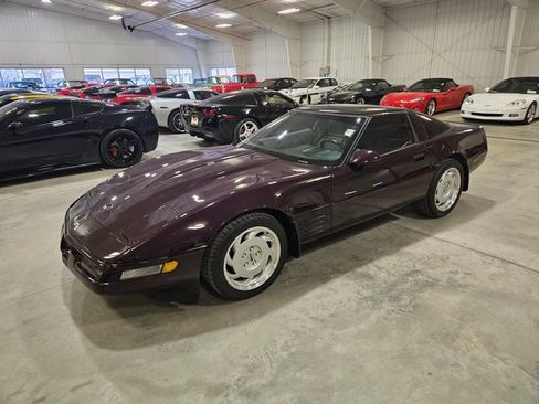 Used 1992 Chevrolet Corvette Coupe image 1