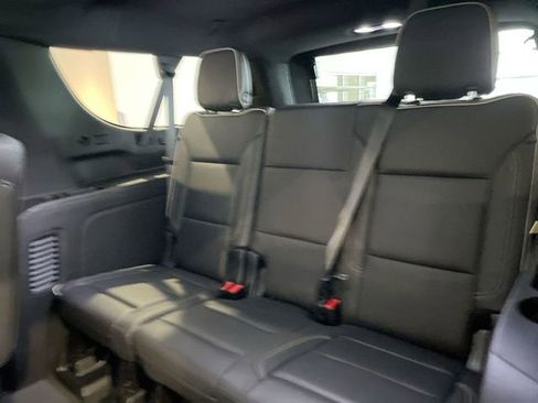 Used 2021 GMC Yukon XL SLT w/ SLT Premium Package image 14