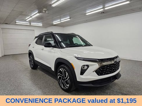 Used 2026 Chevrolet TrailBlazer RS w/ Convenience Package FWD image 3