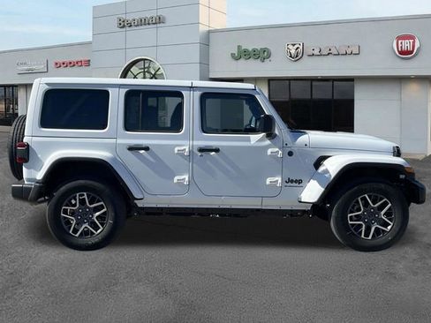 New 2025 Jeep Wrangler Unlimited Sahara w/ Technology Group AWD/4WD image 8