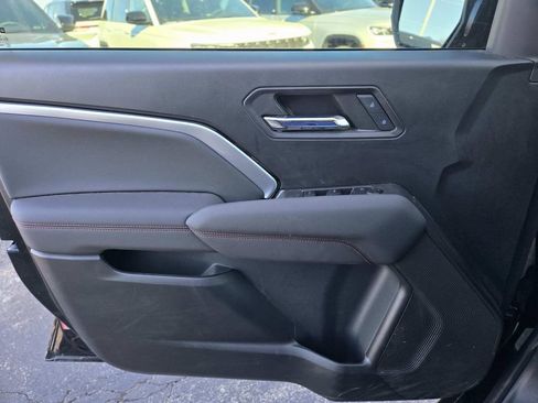 Used 2024 Chevrolet Colorado Z71 w/ Z71 Convenience Package 2 image 33