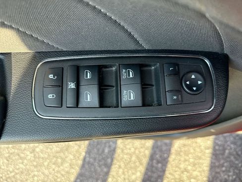 Used 2022 Dodge Charger SXT w/ Blacktop Package image 21