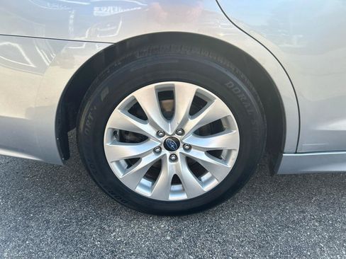 Used 2015 Subaru Legacy 2.5i Premium AWD/4WD image 27