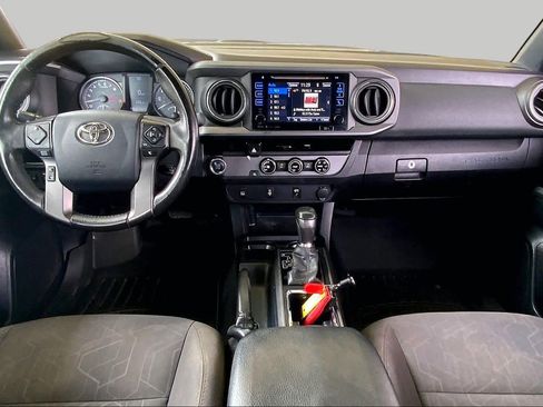 Used 2017 Toyota Tacoma TRD Sport w/ Tow Package RWD image 15
