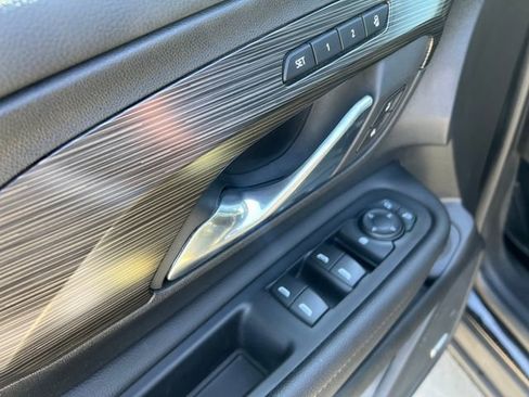 Certified 2019 GMC Terrain SLT w/ Preferred Package AWD/4WD image 11