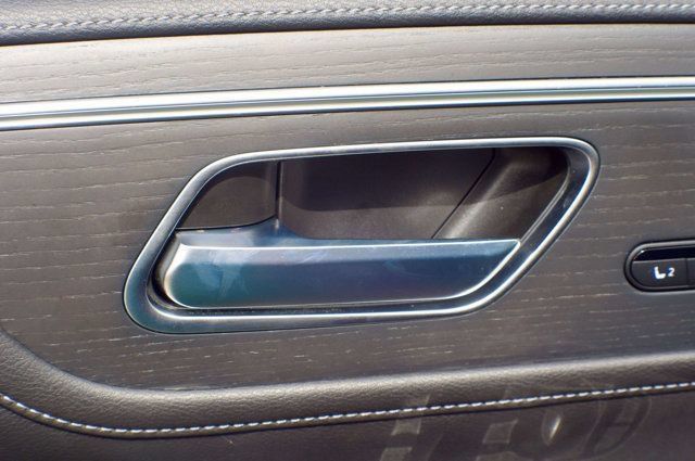 Used 2025 INFINITI QX80 Sensory AWD/4WD image 40