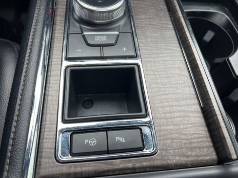 Used 2019 Ford Expedition Limited w/ Equipment Group 301A image 32