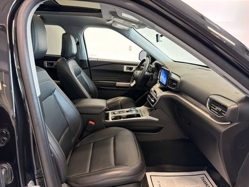 Used 2023 Ford Explorer XLT w/ Equipment Group 202A AWD/4WD image 35