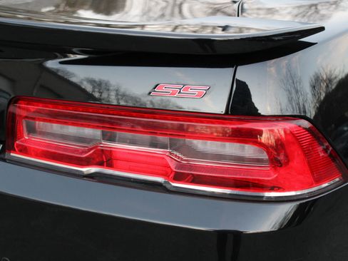 Used 2015 Chevrolet Camaro SS w/ RS Package image 27