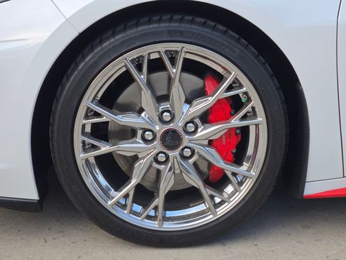 Used 2023 Chevrolet Corvette Stingray Premium Cpe w/ Z51 Performance Package image 29