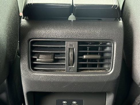 Used 2022 Nissan Rogue SV FWD image 16