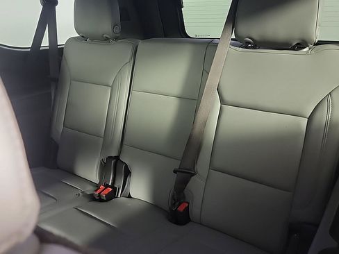 Used 2021 Chevrolet Suburban LT w/ LT Signature Package AWD/4WD image 19
