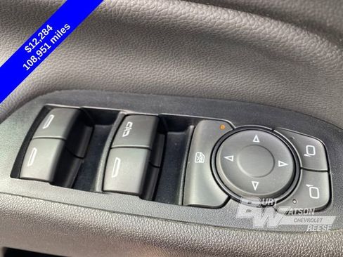 Used 2018 Chevrolet Equinox LT FWD image 16