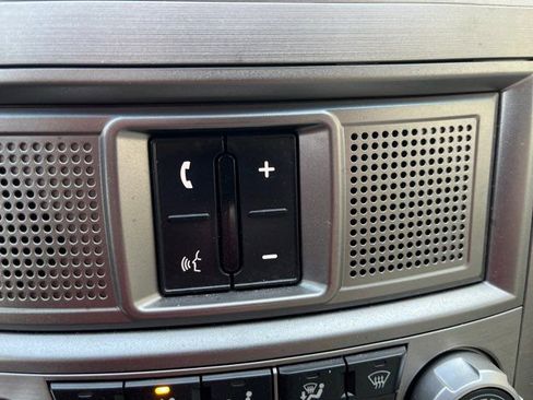 Used 2011 Subaru Outback 2.5i Premium image 10