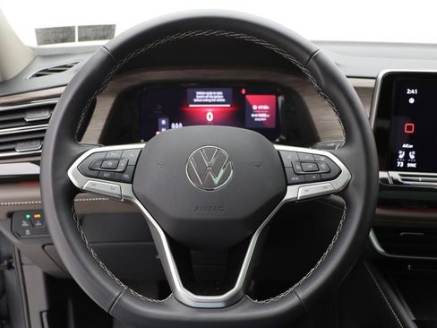 Used 2025 Volkswagen Atlas SEL image 19