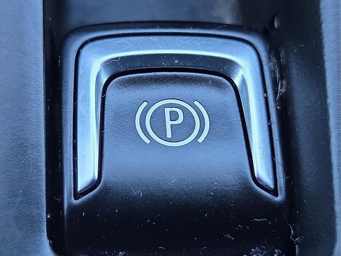 Used 2020 Chevrolet Equinox LS w/ LS Convenience Package image 18