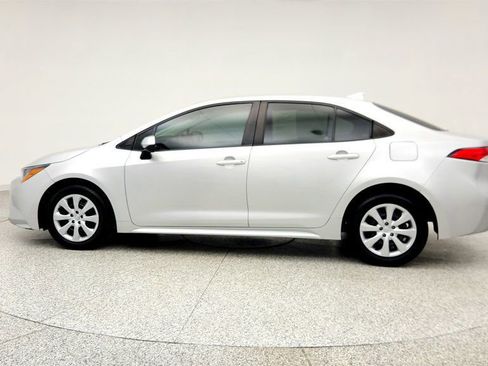 Used 2023 Toyota Corolla LE image 8