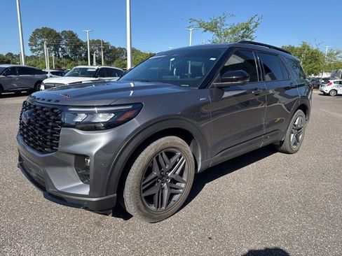 Certified 2026 Ford Explorer ST-Line w/ ST-Line Street Pack RWD image 16