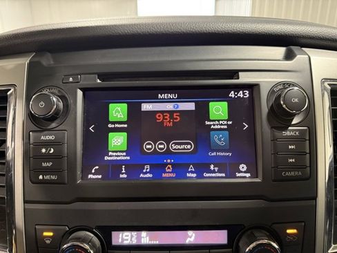 Used 2019 Nissan Titan SV image 17