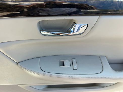 Used 2009 Cadillac DTS w/ Trunk Convenience Package image 29