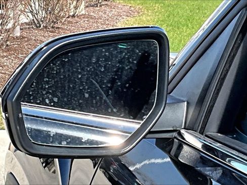 Used 2022 Volkswagen Atlas Cross Sport SE image 13