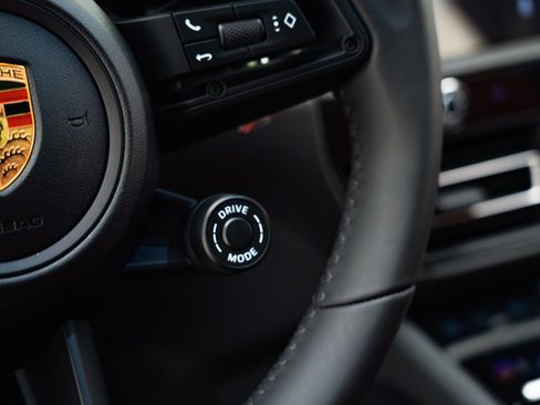Certified 2026 Porsche Macan AWD/4WD image 27