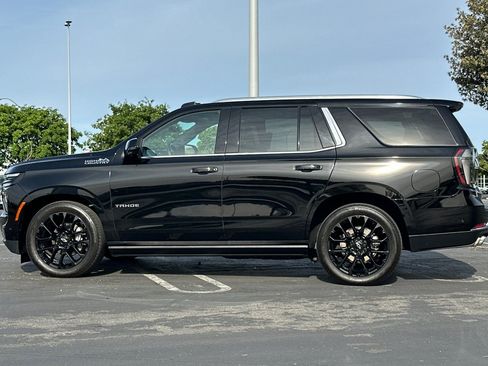 Used 2025 Chevrolet Tahoe High Country AWD/4WD image 7