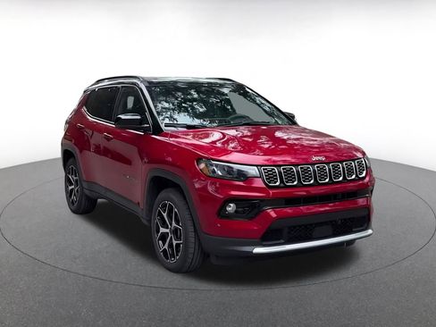 Used 2025 Jeep Compass Limited image 3