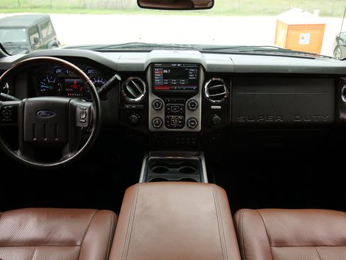 Used 2015 Ford F350 Platinum AWD/4WD image 46