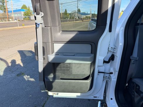 Used 2014 Ford F150 XLT w/ Equipment Group 301A Mid image 17