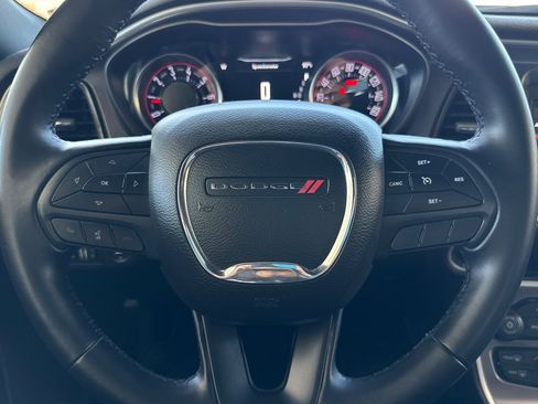 Used 2019 Dodge Challenger SXT RWD image 11