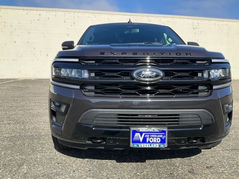 Certified 2024 Ford Expedition Limited image 21