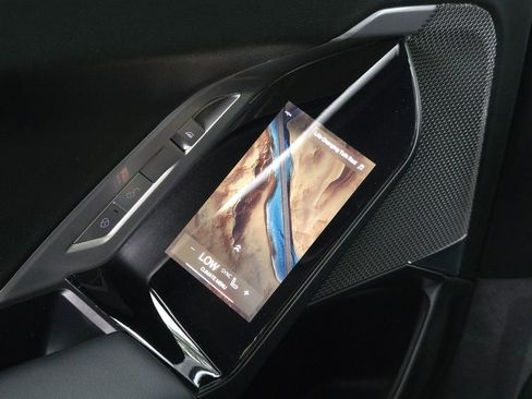 Used 2023 BMW 740i image 25