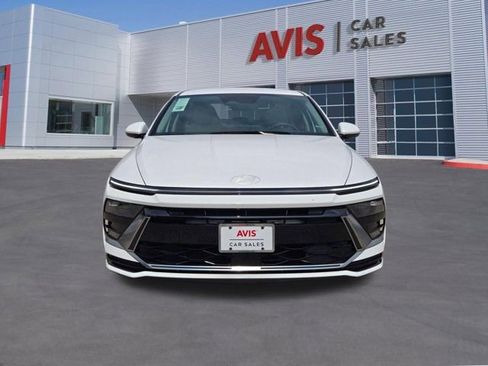 Used 2025 Hyundai Sonata SEL FWD image 2