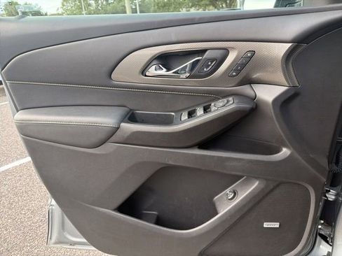 Used 2023 Chevrolet Traverse Premier image 7