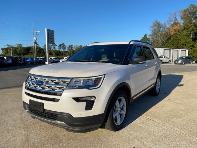 Used 2019 Ford Explorer XLT w/ Equipment Group 202A FWD image 2
